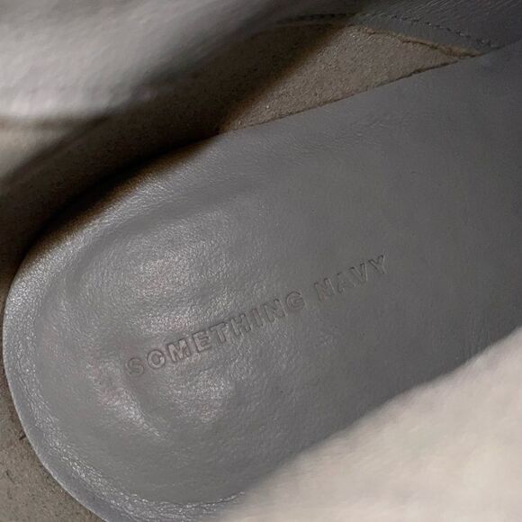 SOMETHING NAVY Orchid Dove Gray Suede Leather Lace Up Bootie 7.5 - Picture 7 of 8